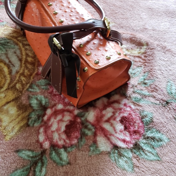 Handbag - Picture 2 of 3